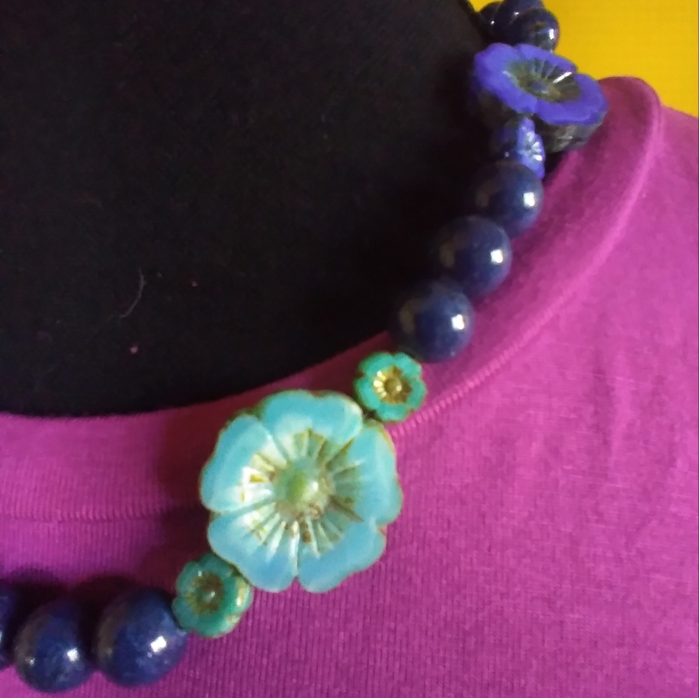 NEW 💥 19" Genuine Lapis & Blue Czech Glass🌺Flower Necklace II - Picture 3 of 12